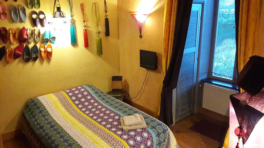 B&B Le Bonimenteur Шарлеруа Экстерьер фото