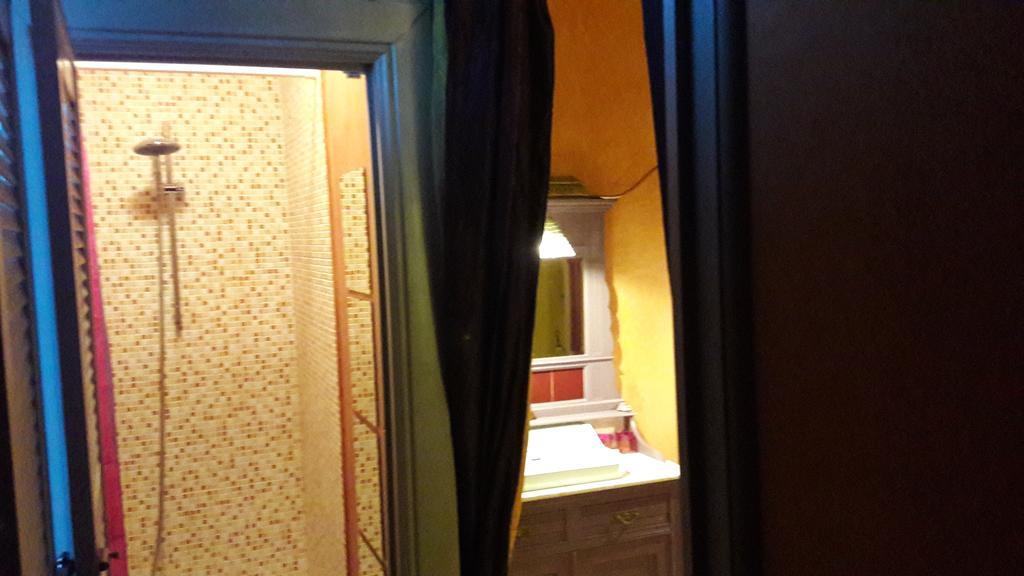 B&B Le Bonimenteur Шарлеруа Экстерьер фото