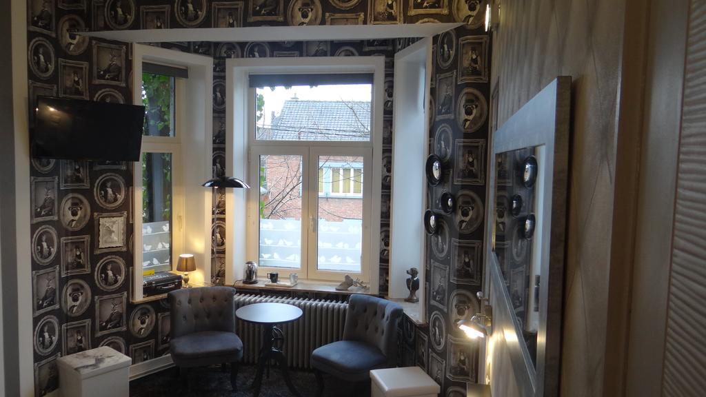 B&B Le Bonimenteur Шарлеруа Экстерьер фото