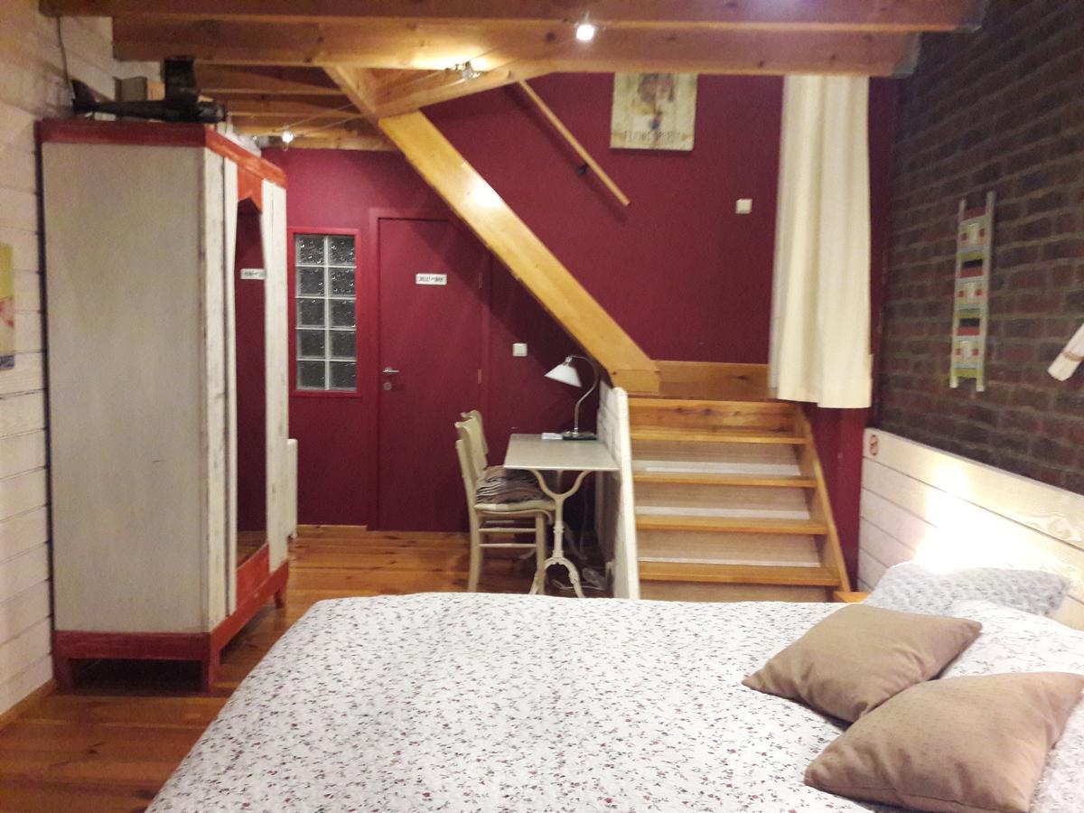 B&B Le Bonimenteur Шарлеруа Экстерьер фото